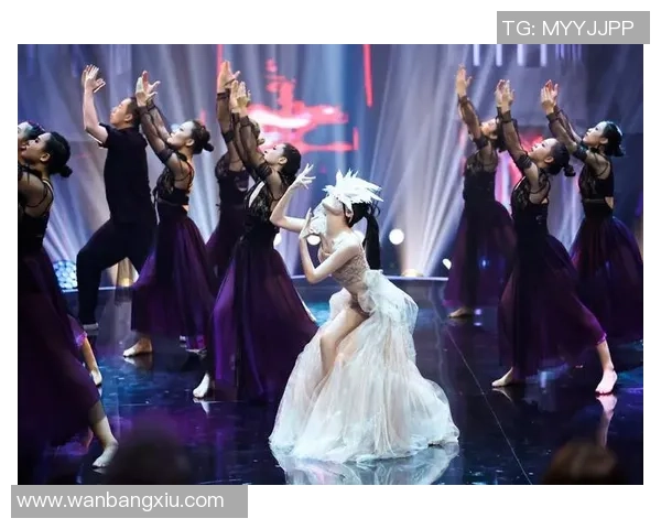 足球场上的舞王展现魅力与技巧引领潮流的明星球员 足球场上的舞王展现魅力与技巧引领潮流的明星球员