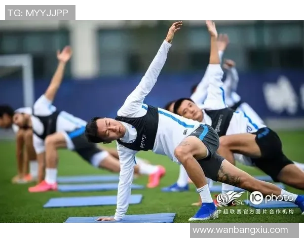 足球明星身材大揭秘精彩视频合集展现运动员完美体型与训练秘诀 足球明星身材大揭秘精彩视频合集展现运动员完美体型与训练秘诀